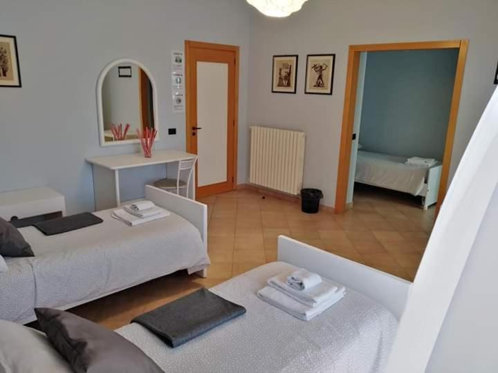 Hotel The Holiday House Santeramo in Colle Exterior foto