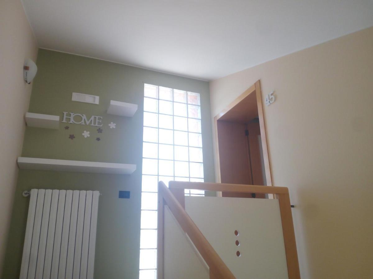 Hotel The Holiday House Santeramo in Colle Exterior foto