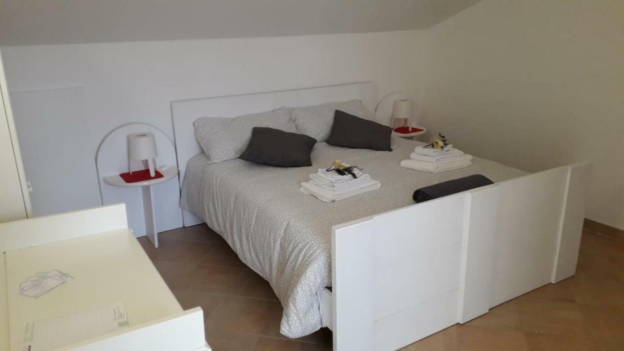 Hotel The Holiday House Santeramo in Colle Exterior foto