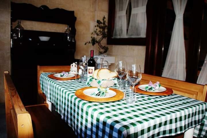 Hotel The Holiday House Santeramo in Colle Exterior foto